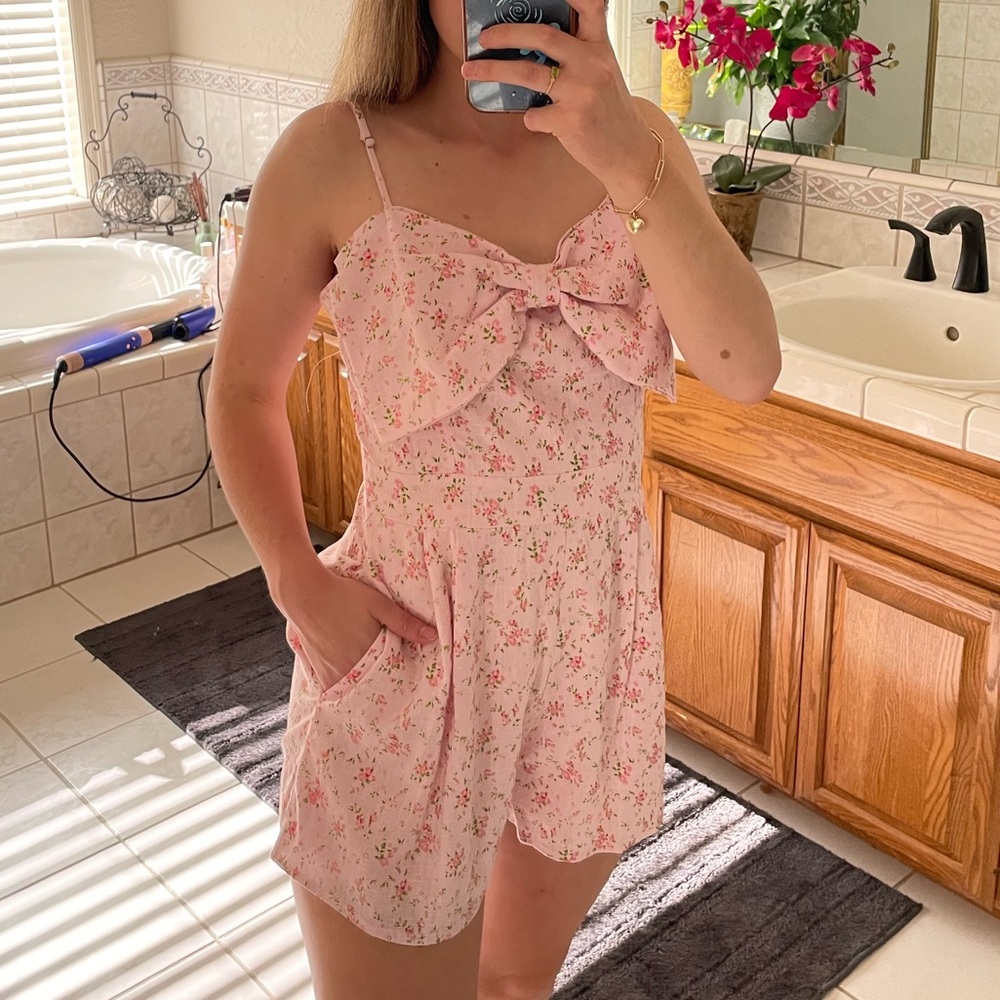 Altard State Floral light pink romper summer dress with pockets women’s size M - Picture 8 of 9